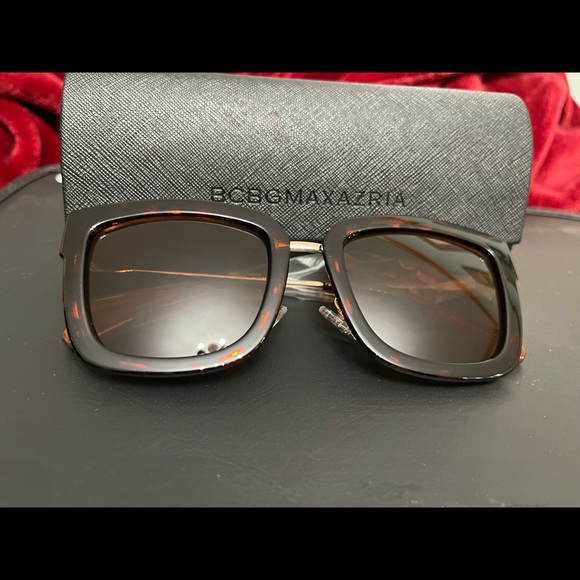 BCBG Accessories - BCBG Lena Brown Tort Sunglasses NWT